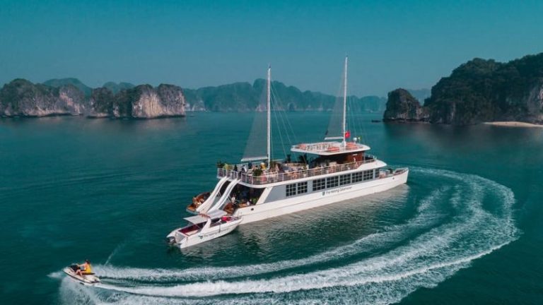 Du thuyền Catamaran Vịnh Lan Hạ 1 Ngày