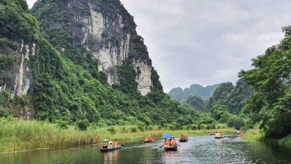 Tour Hoa Lư – Bích Động – Thung Nham 1 ngày