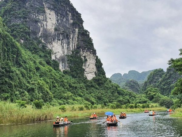 Tour Hoa Lư – Bích Động – Thung Nham 1 ngày